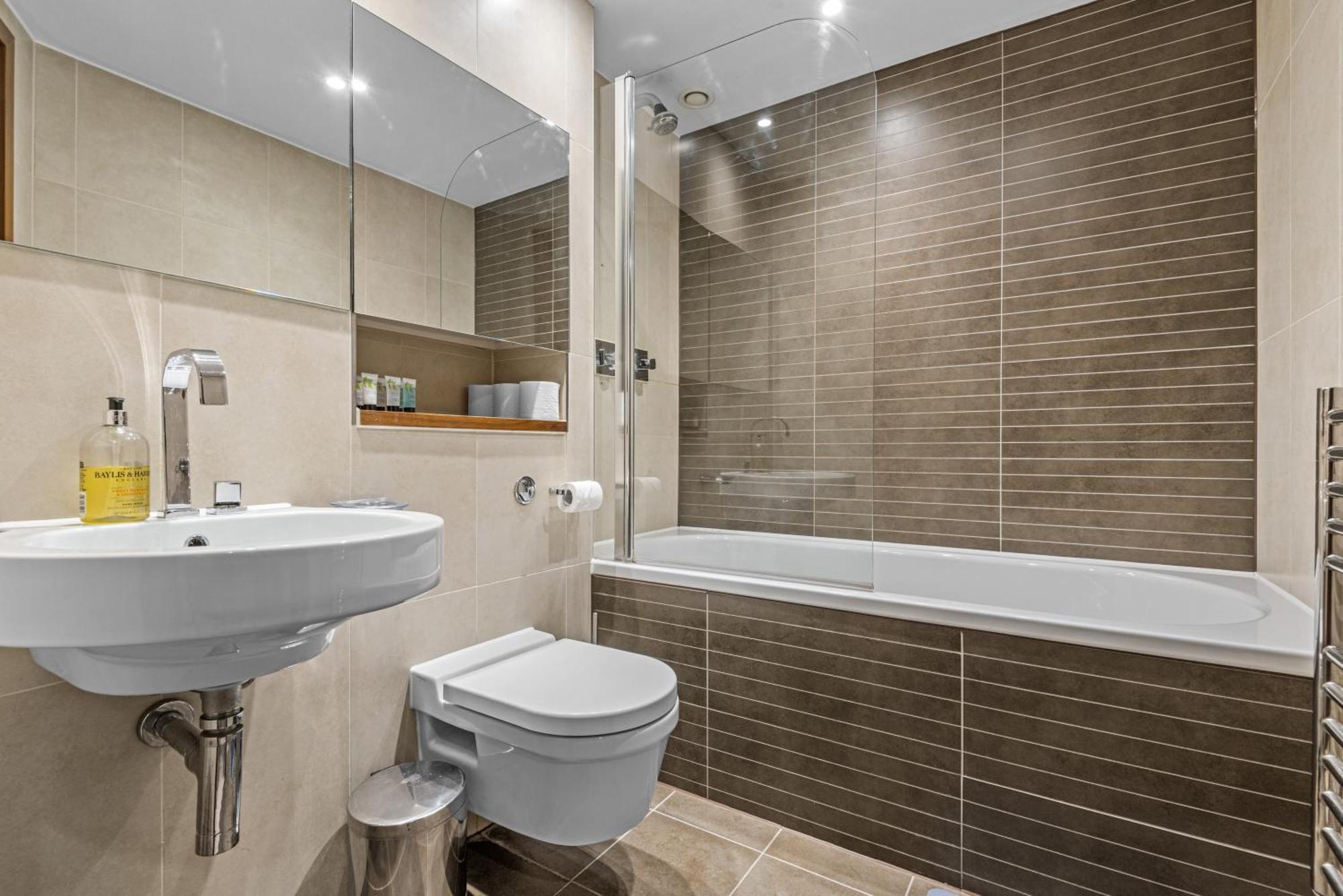 Londwell, Chelsea Living, Central Flat With Balcony London Bagian luar foto